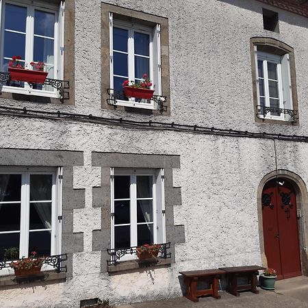 Number 22 - Le Dorat - Apartment One With Garden & Free Parking Bagian luar foto